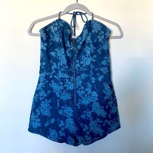 Denim romper with floral print. Dolce Vita. Size M (medium).